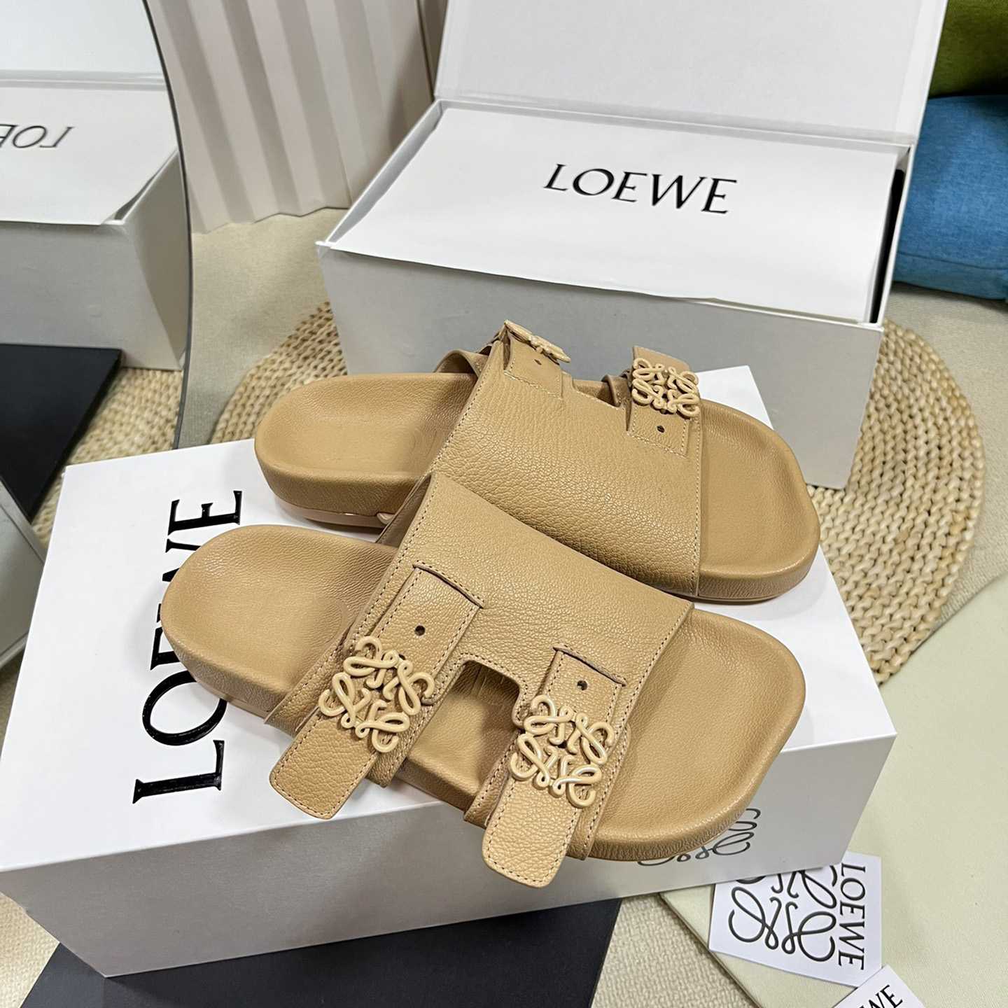 Loewe Ease slide In Goatskin - DesignerGu