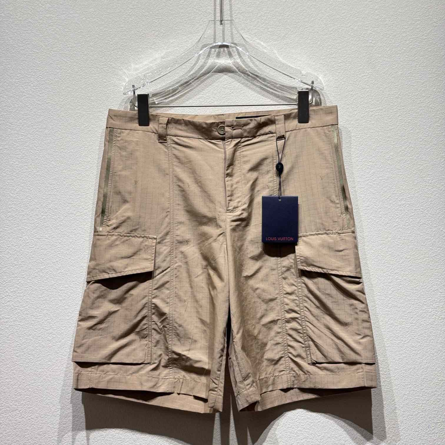 Louis Vuitton Ripstop Cargo Short    1ABJIG - DesignerGu