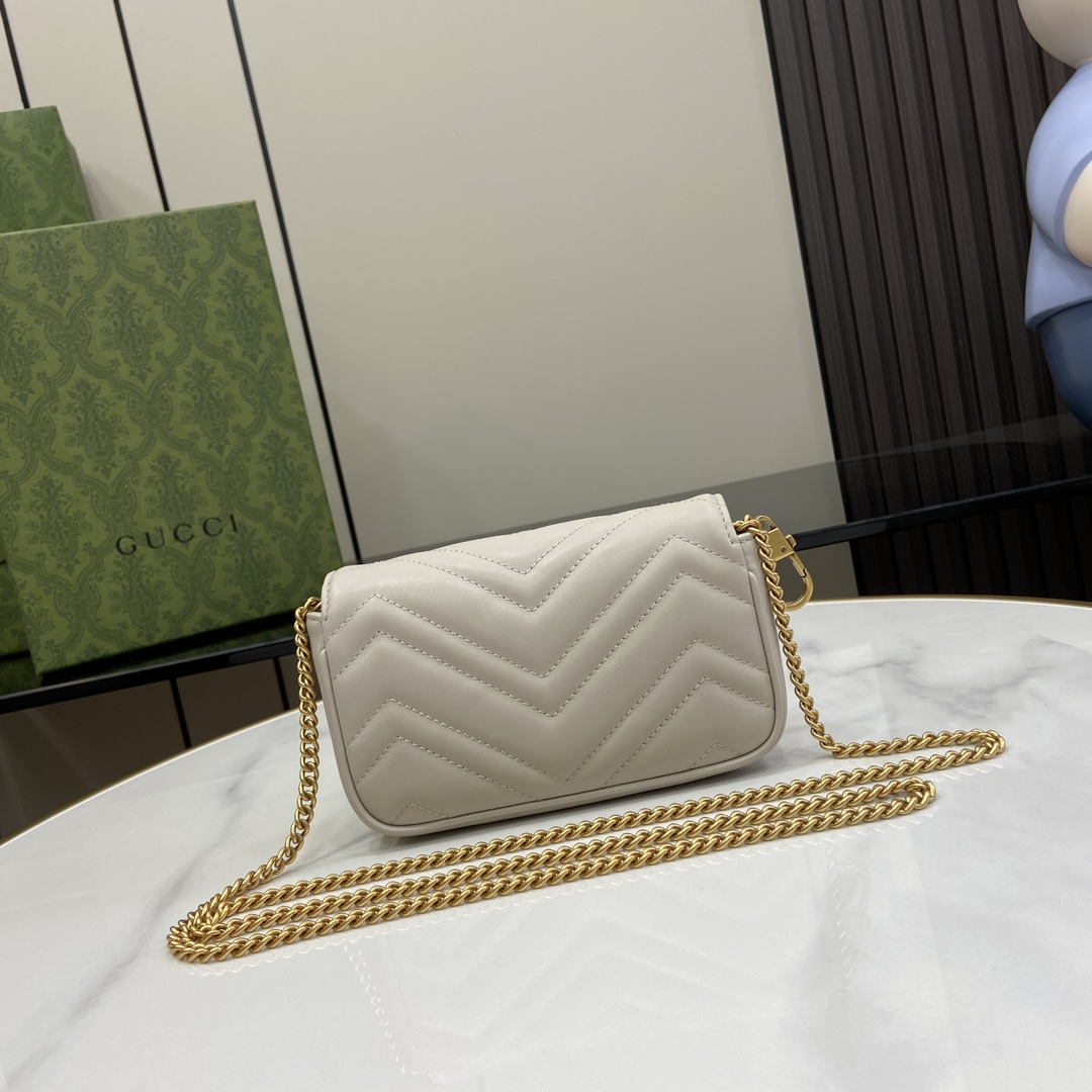 Gucci GG Marmont Super Mini Bag - DesignerGu