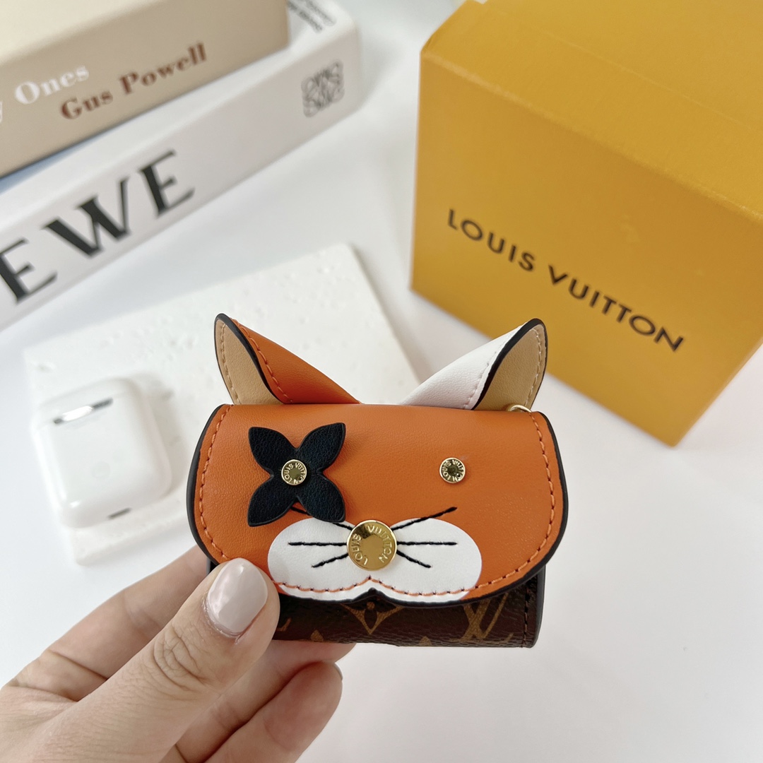 Louis Vuitton Cat Earpods Case   GI0862 - DesignerGu