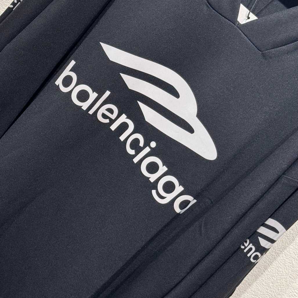 Balenciaga 3B Sports Icon Ski Long Sleeve T-Shirt Large Fit In Black  - DesignerGu