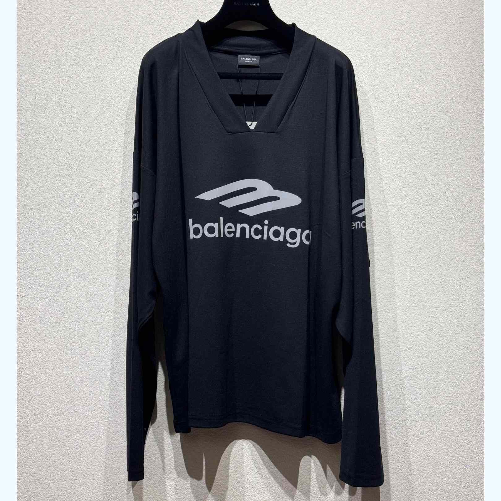 Balenciaga 3B Sports Icon Ski Long Sleeve T-Shirt Large Fit In Black  - DesignerGu