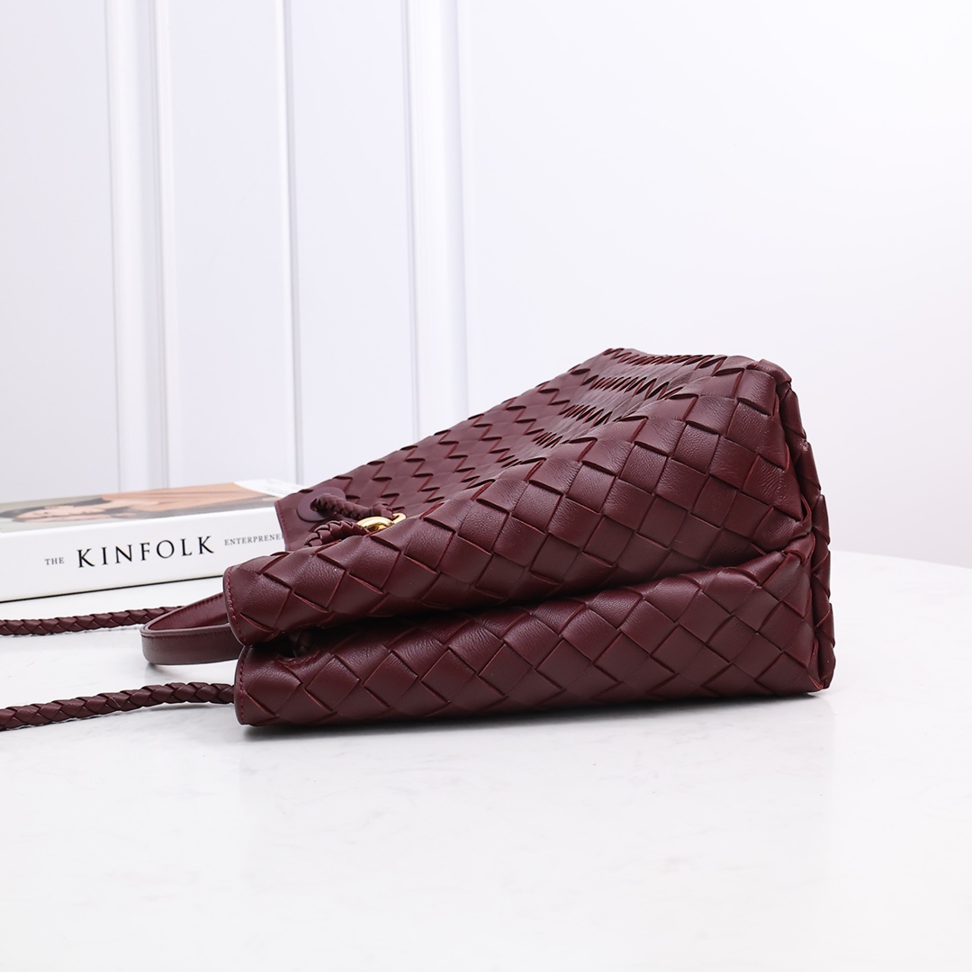 Bottega Veneta Medium Andiamo  32*24*12CM - DesignerGu