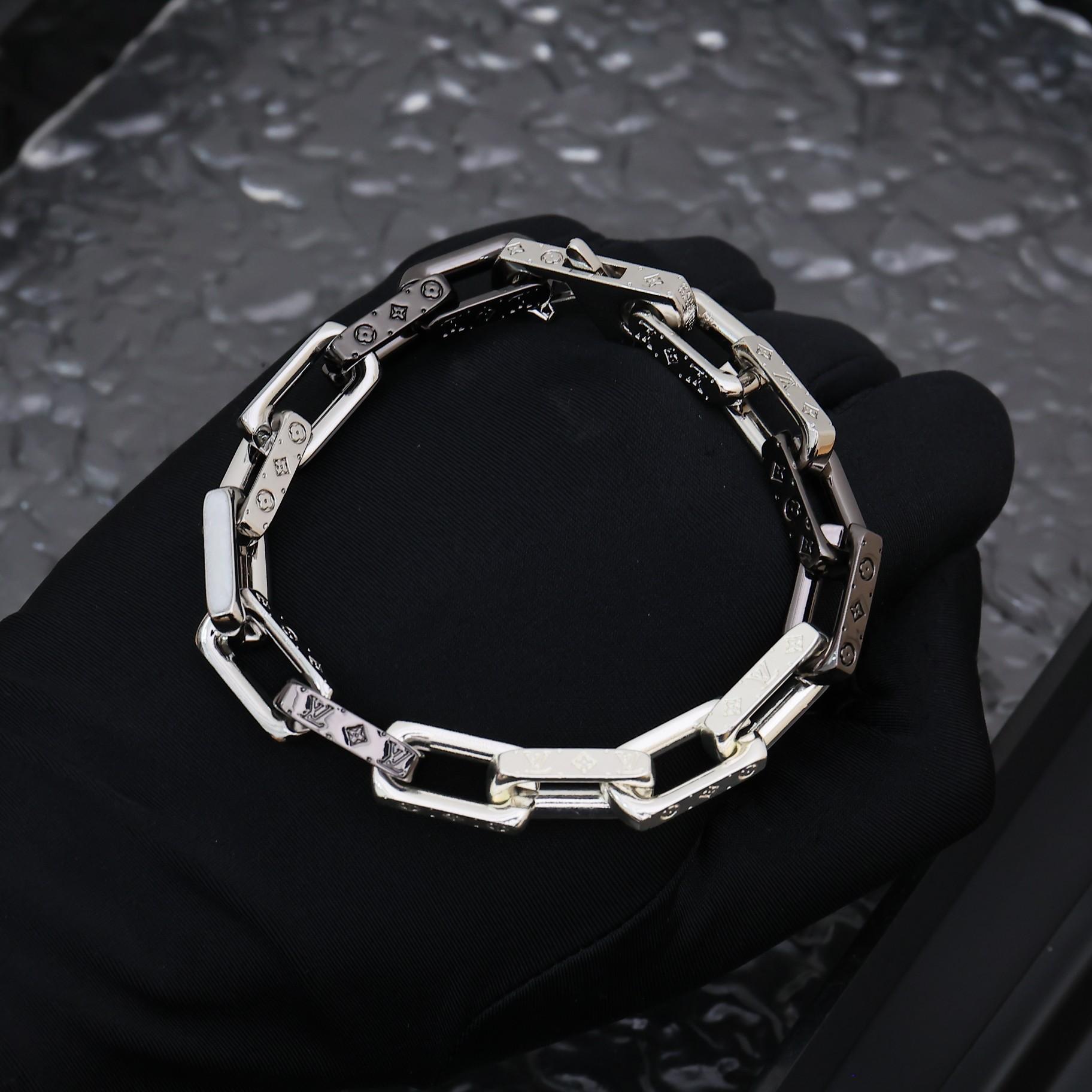 Louis Vuitton Monogram Chain Bracelet   M00686 - DesignerGu