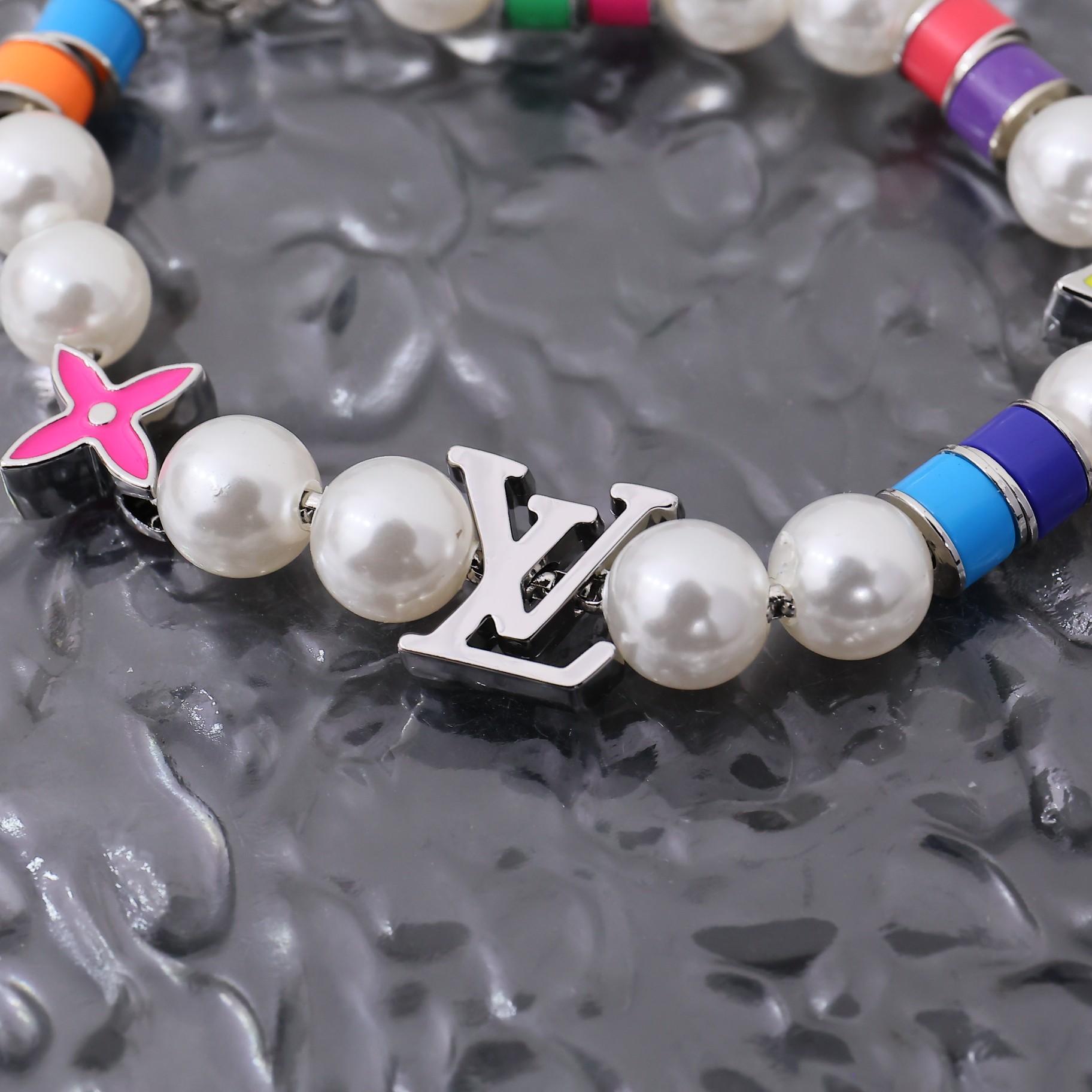 Louis Vuitton MNG Pearls Party Bracelet    M1264A - DesignerGu