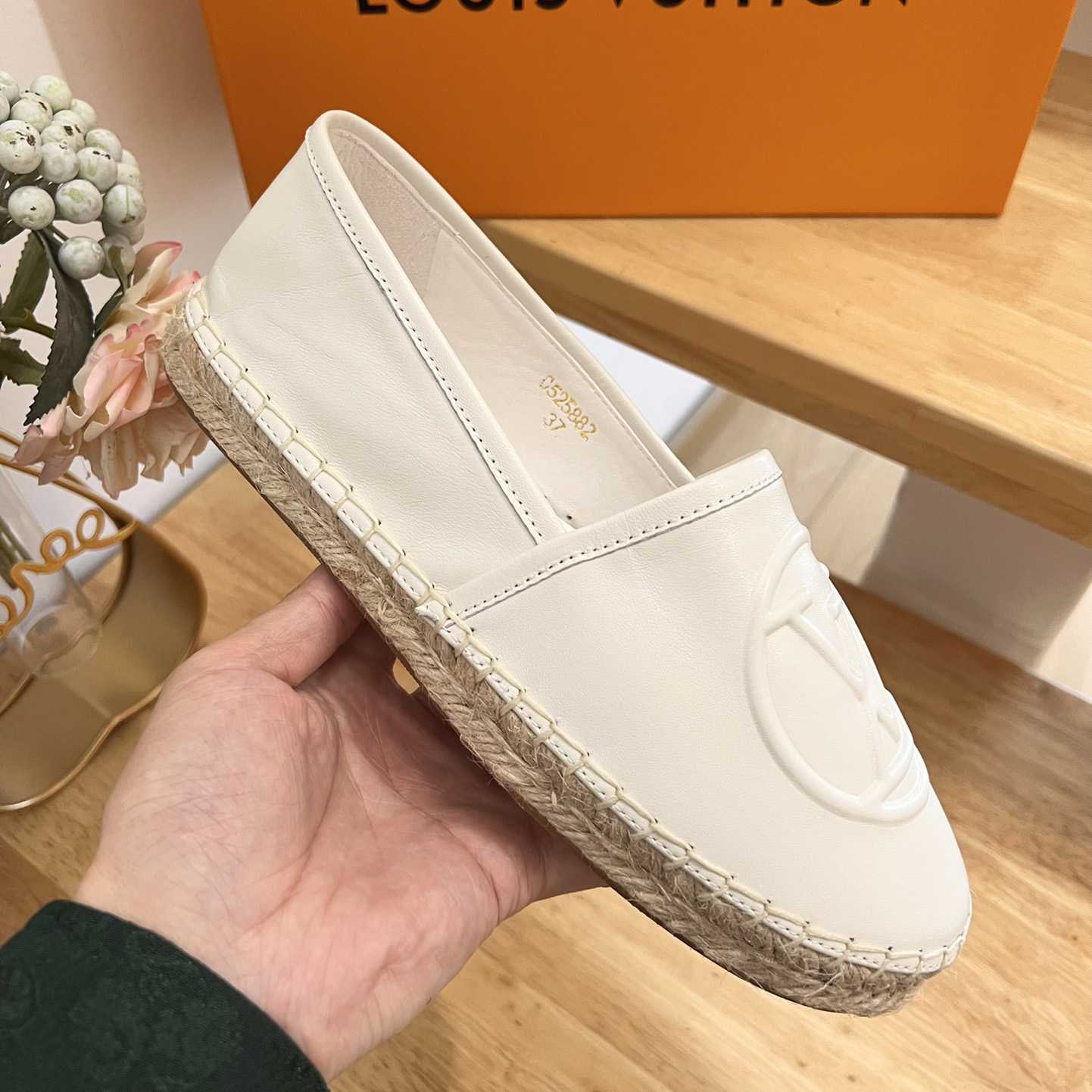 Louis Vuitton Starboard Flat Espadrille      1ABVLU - DesignerGu