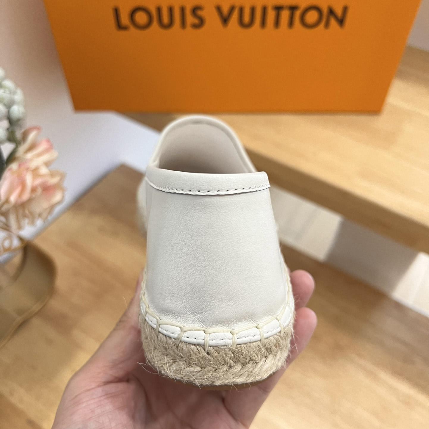 Louis Vuitton Starboard Flat Espadrille      1ABVLU - DesignerGu