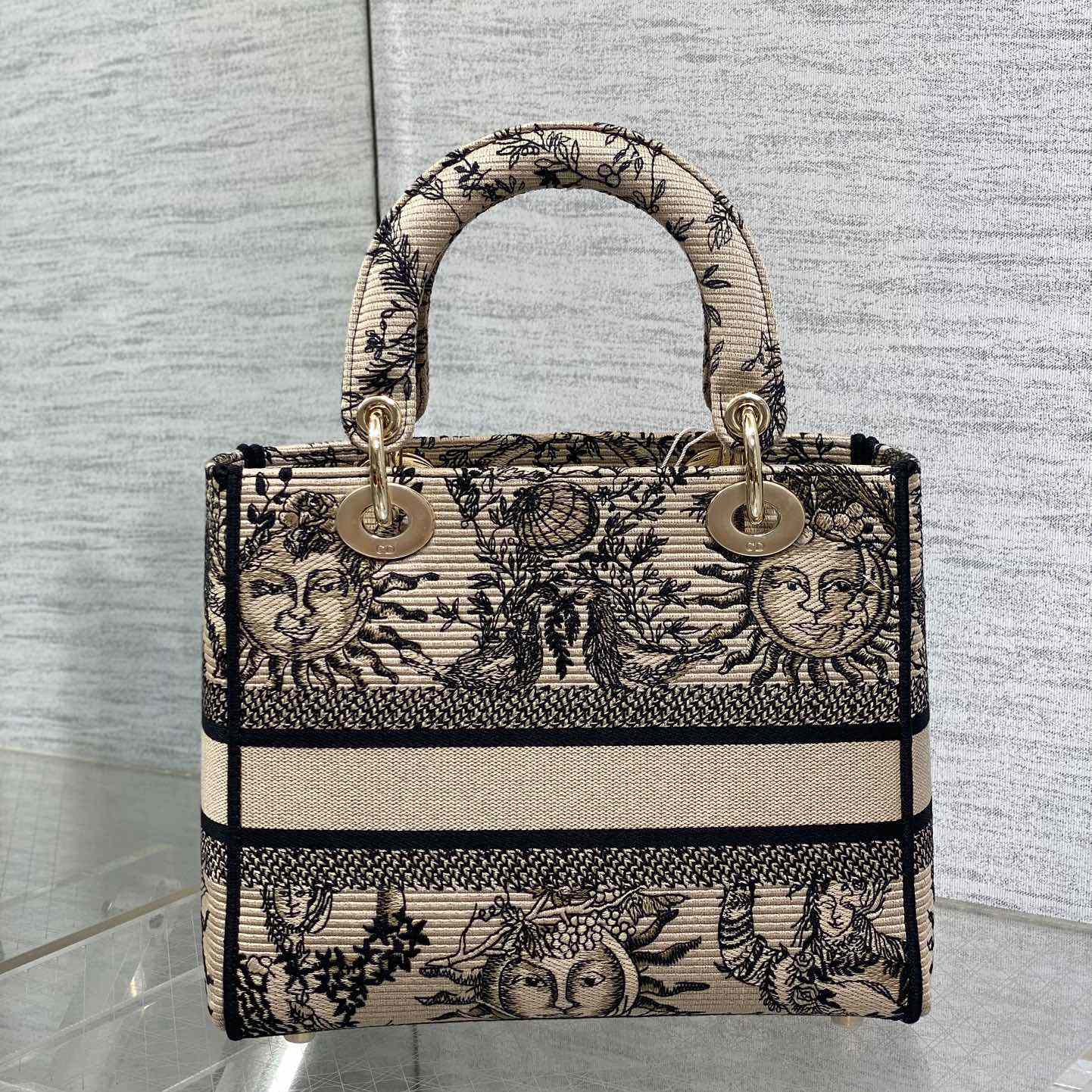 Dior Medium Lady D-Lite Bag - DesignerGu