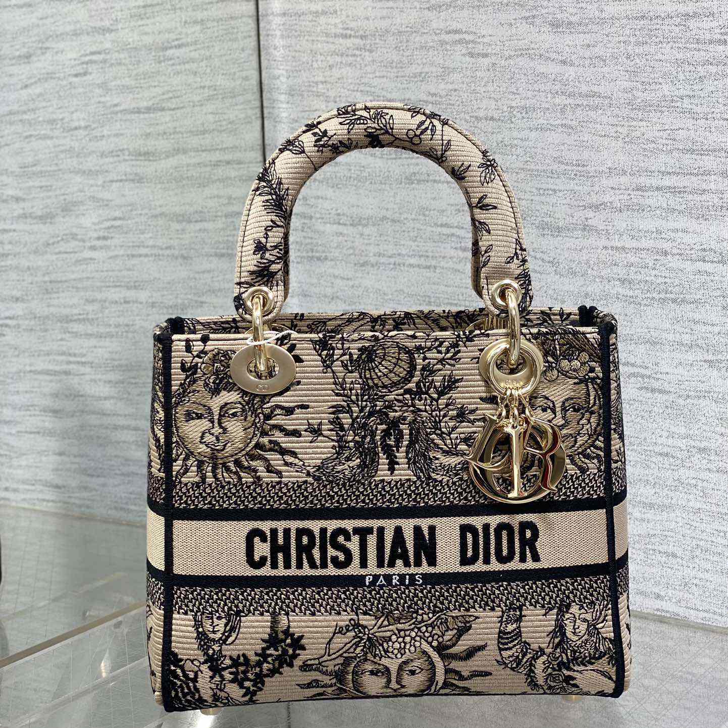 Dior Medium Lady D-Lite Bag - DesignerGu