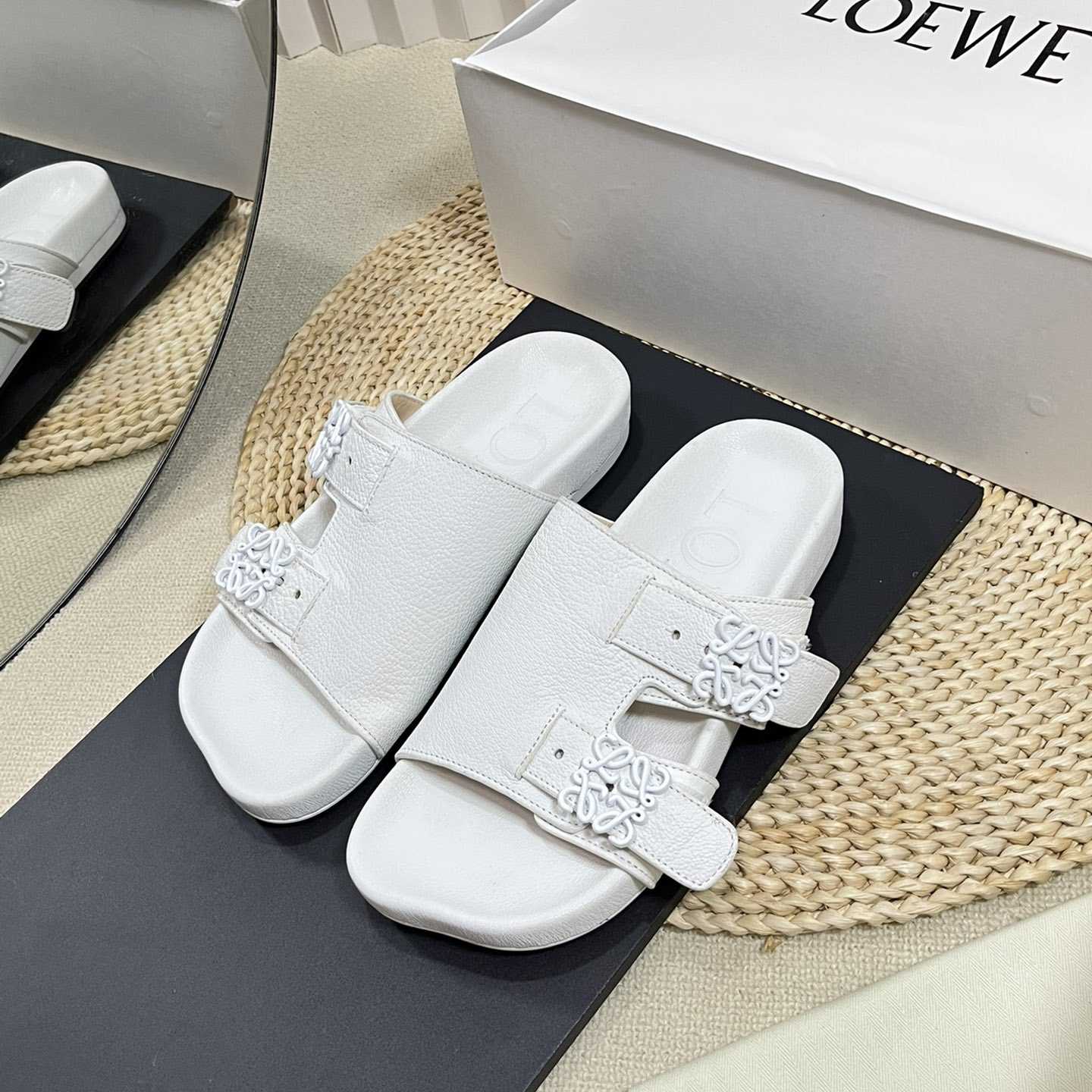 Loewe Ease slide In Goatskin - DesignerGu