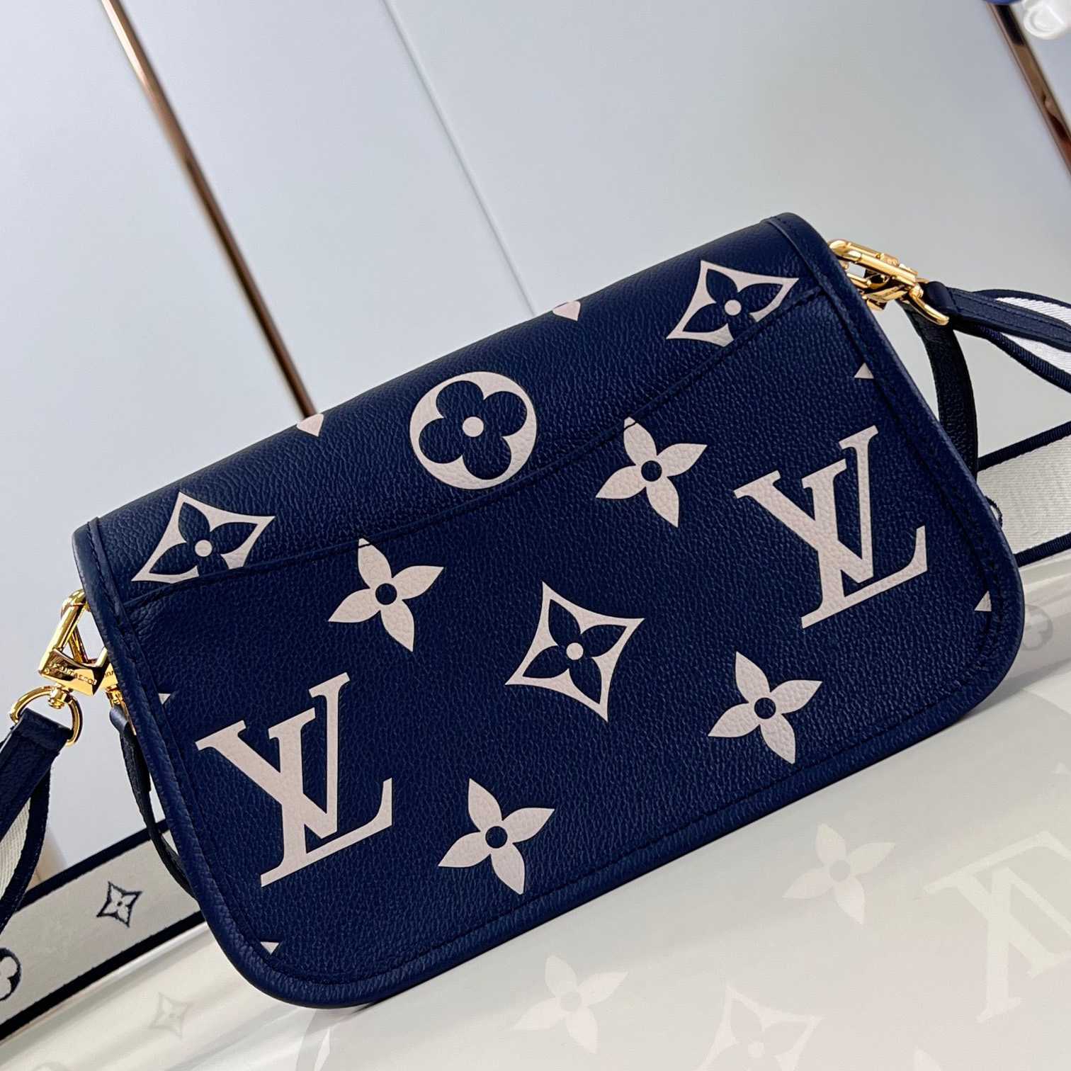 Louis Vuitton Diane   M47161 - DesignerGu