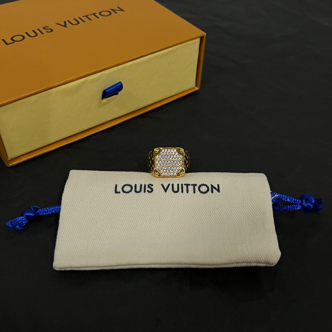 Louis Vuitton LV Rope Ring    M1543L - DesignerGu