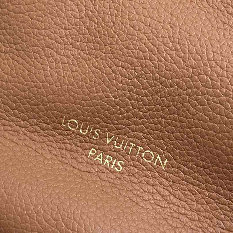 Louis Vuitton Low Key Hobo MM   M24974 - DesignerGu