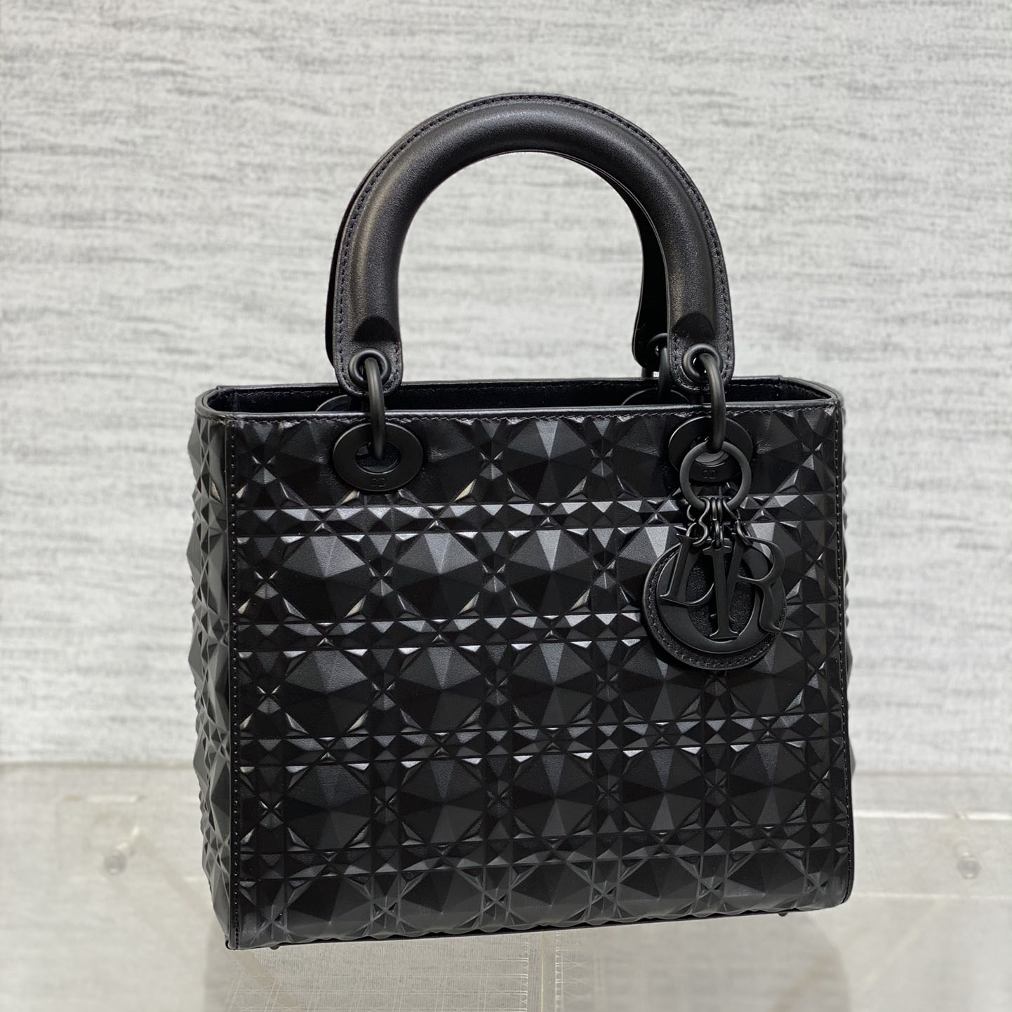 Dior Lady Dior Bag  24cm - DesignerGu