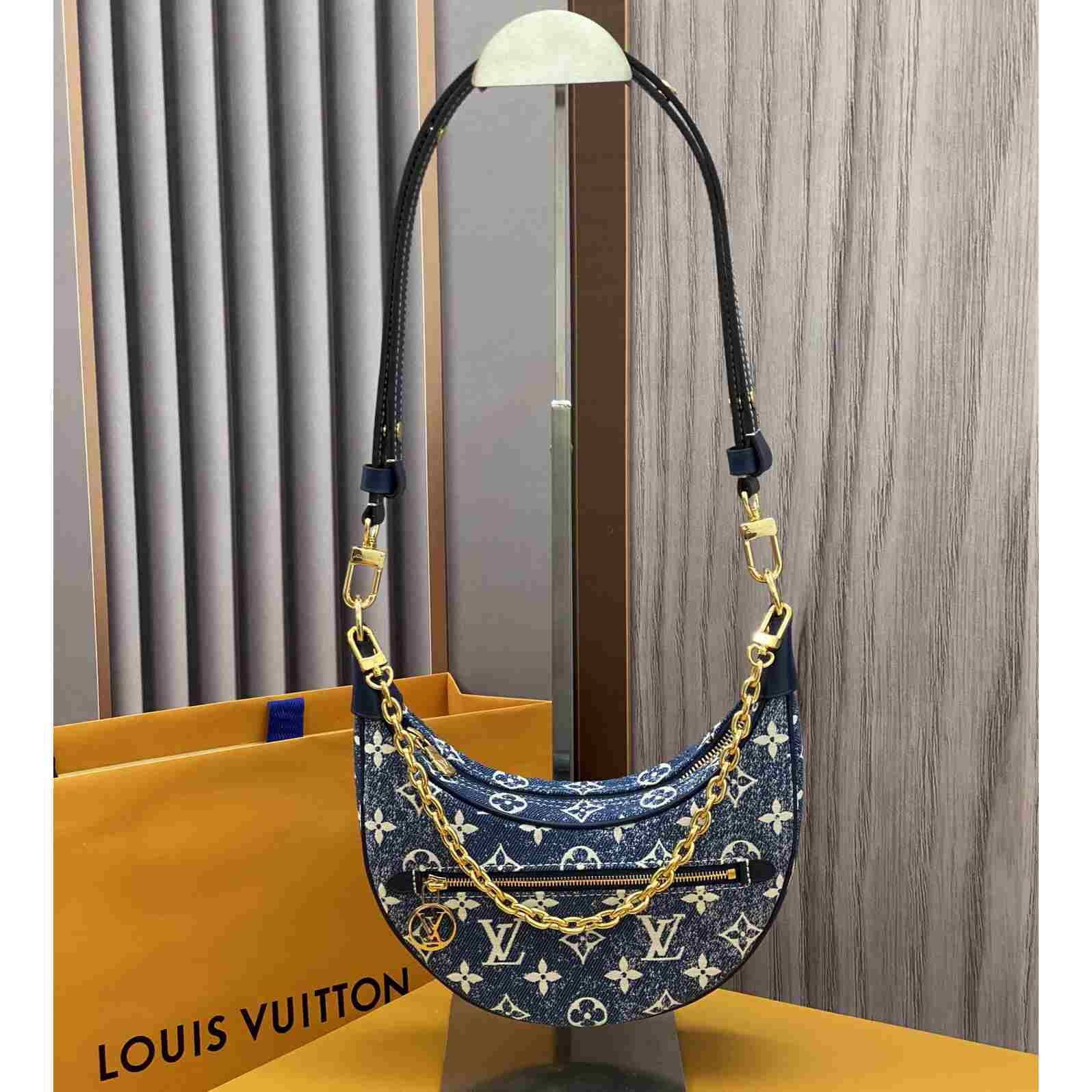  Louis Vuitton Loop Bag  (24-22-6cm) - DesignerGu