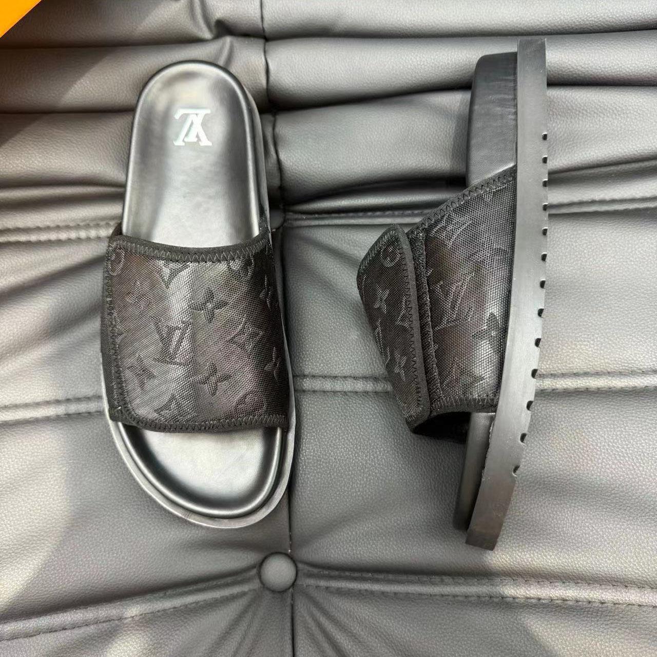 Louis Vuitton Miami Mule         1A9Z60 - DesignerGu