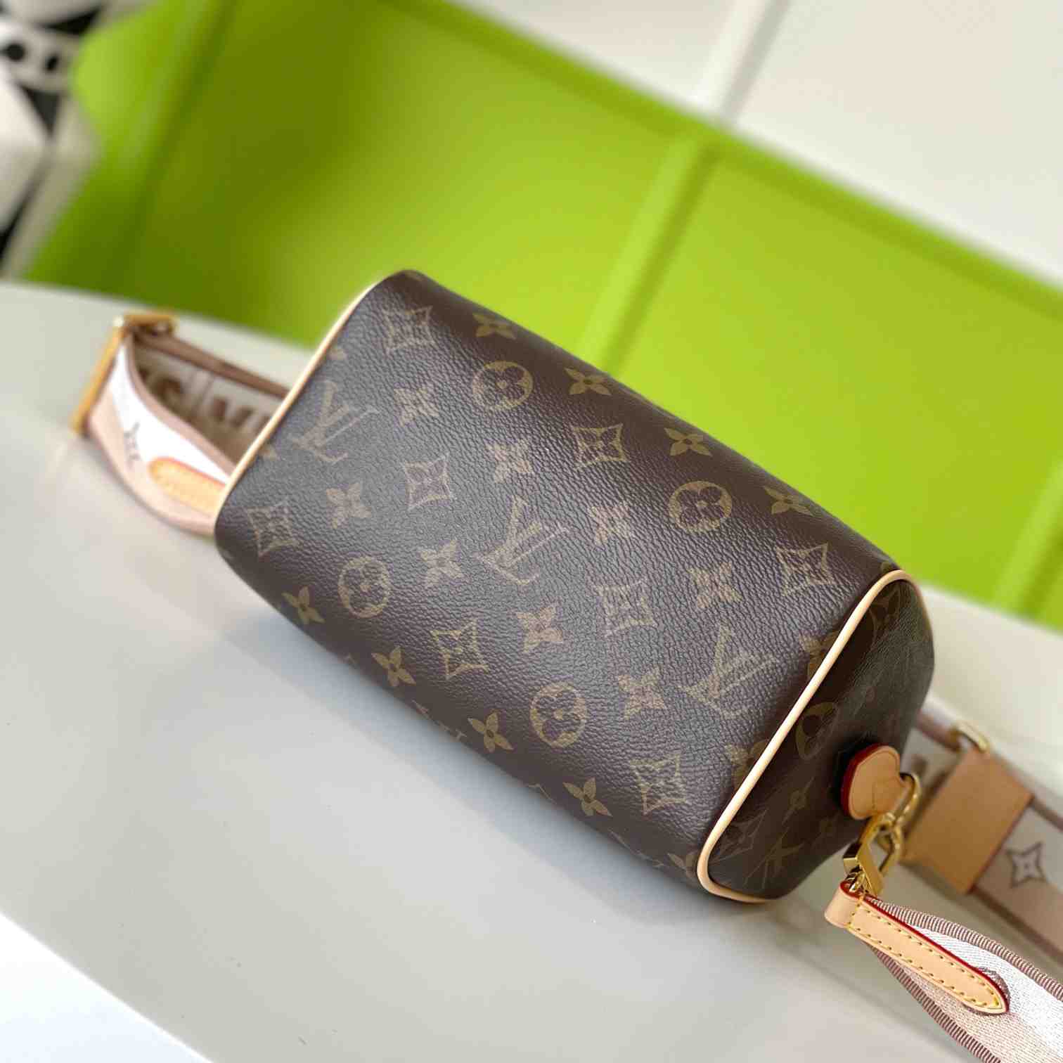 Louis Vuitton Speedy Bandoulière 20   M46222 - DesignerGu