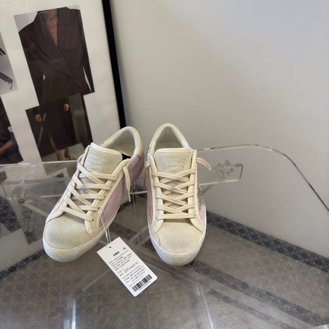 Golden Goose Sneakers - DesignerGu