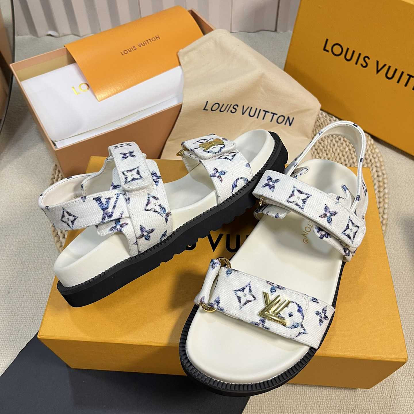 Louis Vuitton LV Sunset Comfort Flat Sandal    - DesignerGu