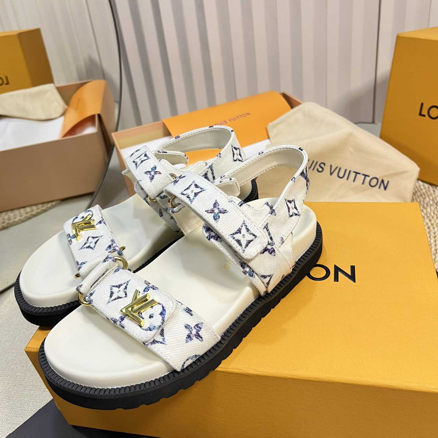 Louis Vuitton LV Sunset Comfort Flat Sandal    - DesignerGu