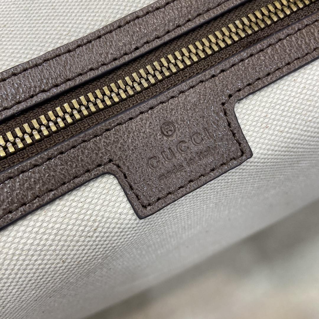 Gucci Savoy Medium Duffle Bag  - DesignerGu