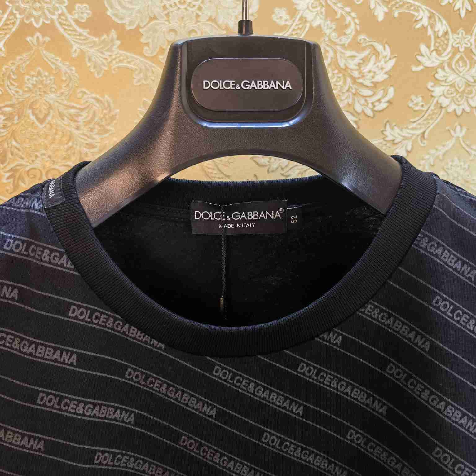 Dolce & Gabbana Short-sleeved T-shirt - DesignerGu