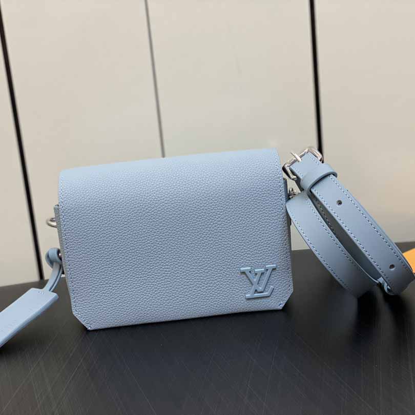 Louis Vuitton Fastline Wearable Wallet   M82804 - DesignerGu