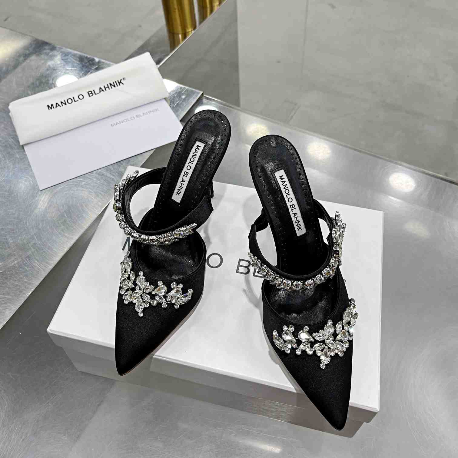 Manolo Blahnik Lurum Crystal-embellished Mules - DesignerGu