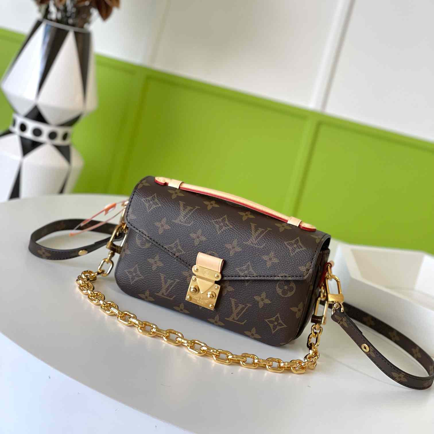 Louis Vuitton Pochette Métis East West   M46279 - DesignerGu