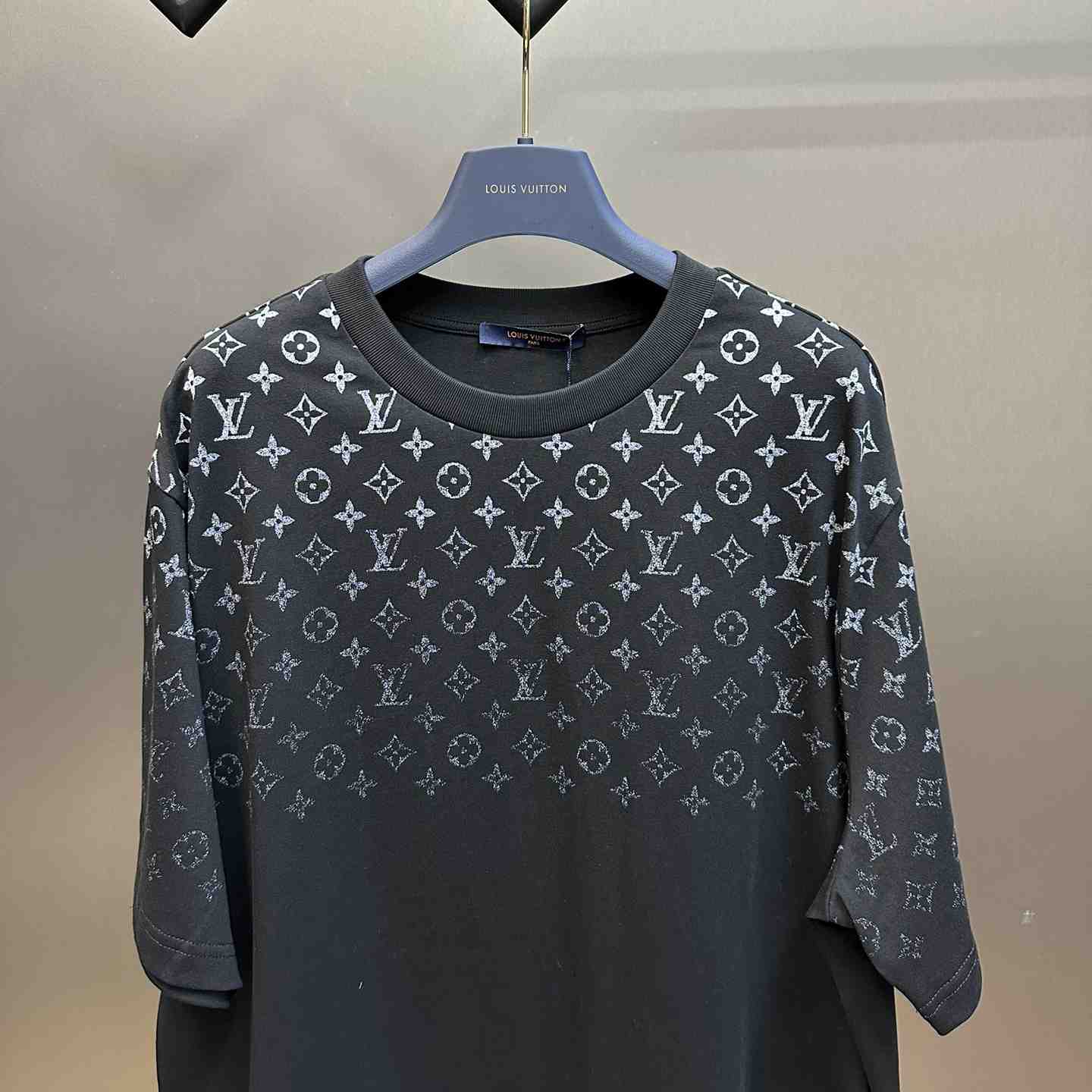 Louis Vuitton Monogram T-Shirt - DesignerGu