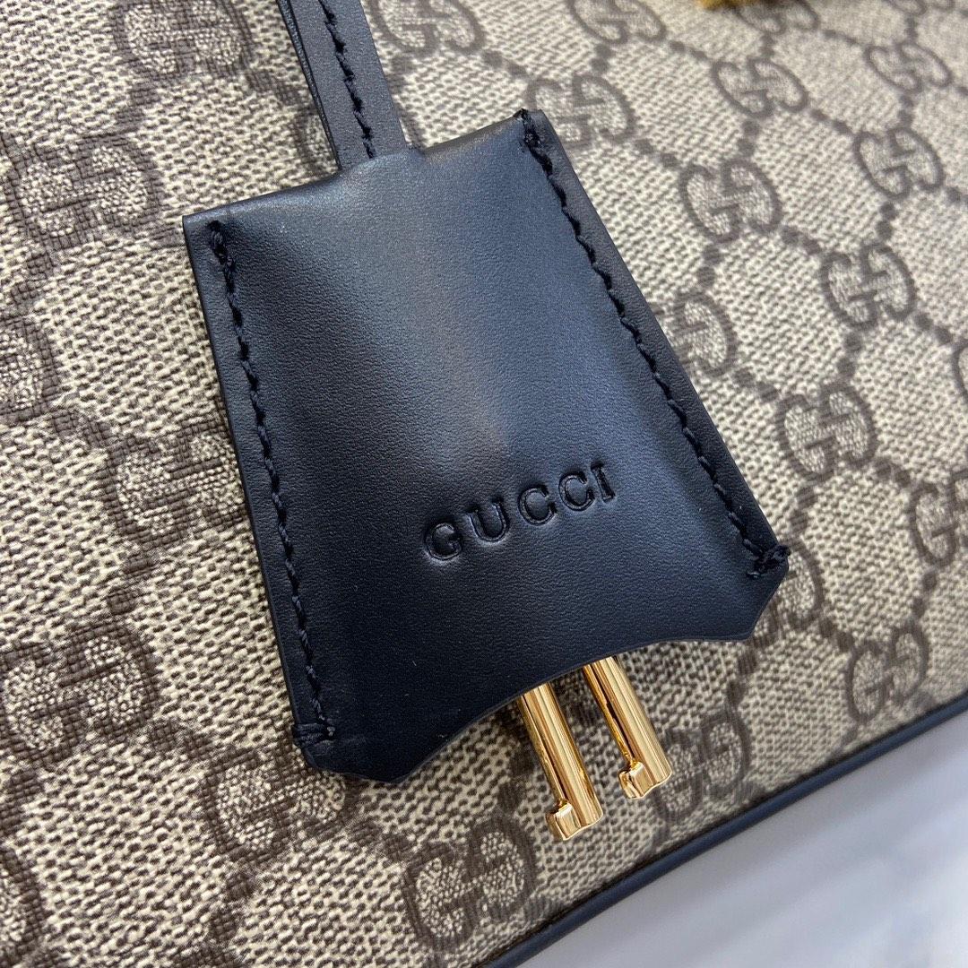 Gucci Padlock GG Medium Shoulder Bag - DesignerGu