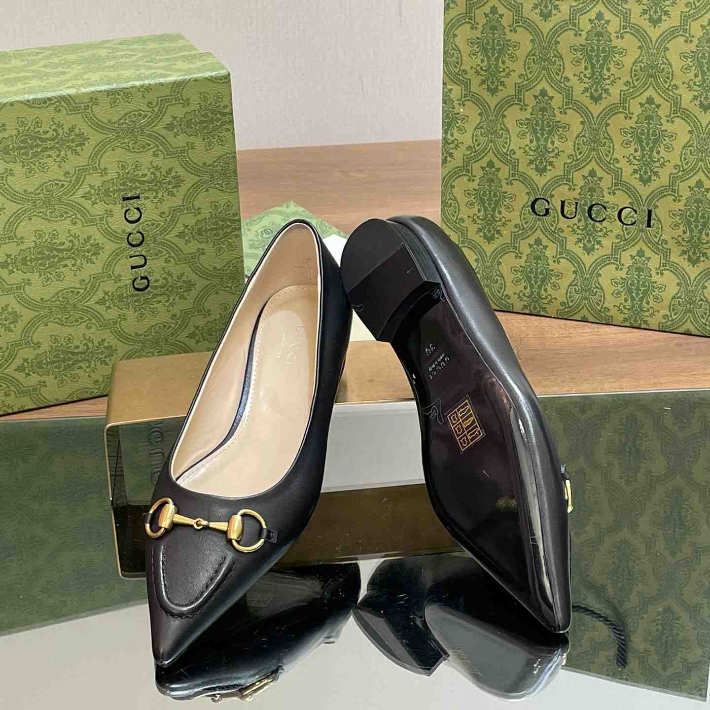 Gucci Women's Ballet Flat With Horsebit - DesignerGu