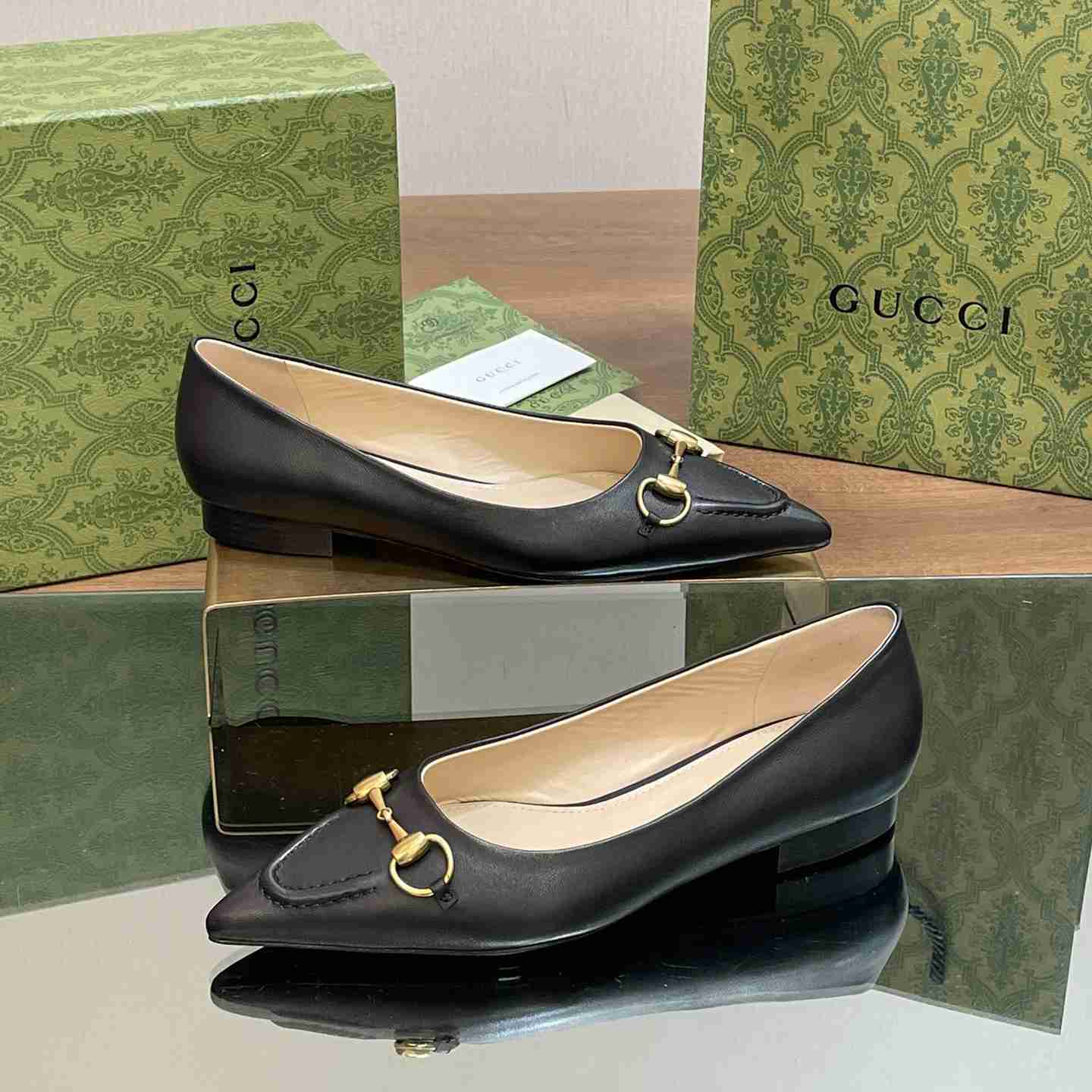 Gucci Women's Ballet Flat With Horsebit - DesignerGu