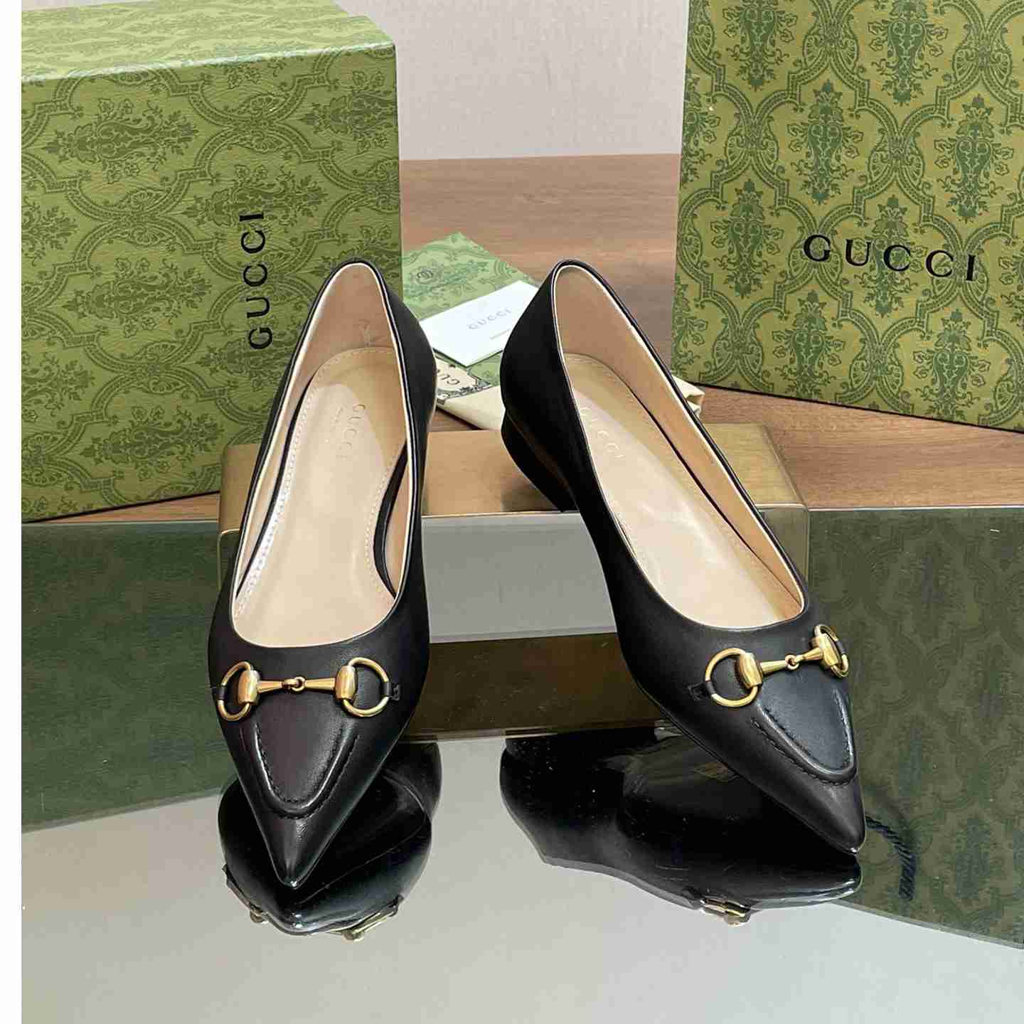 Gucci Women's Ballet Flat With Horsebit - DesignerGu