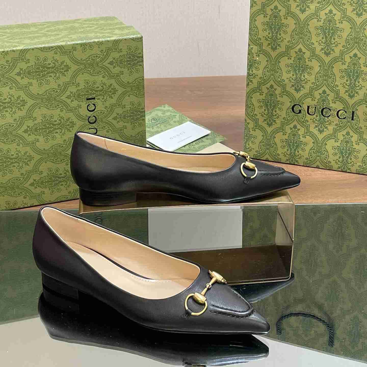 Gucci Women's Ballet Flat With Horsebit - DesignerGu