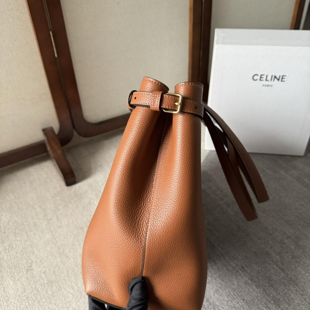 Celine Medium Cabas Anais Cuir Triomphe In Grained Calfskin - DesignerGu