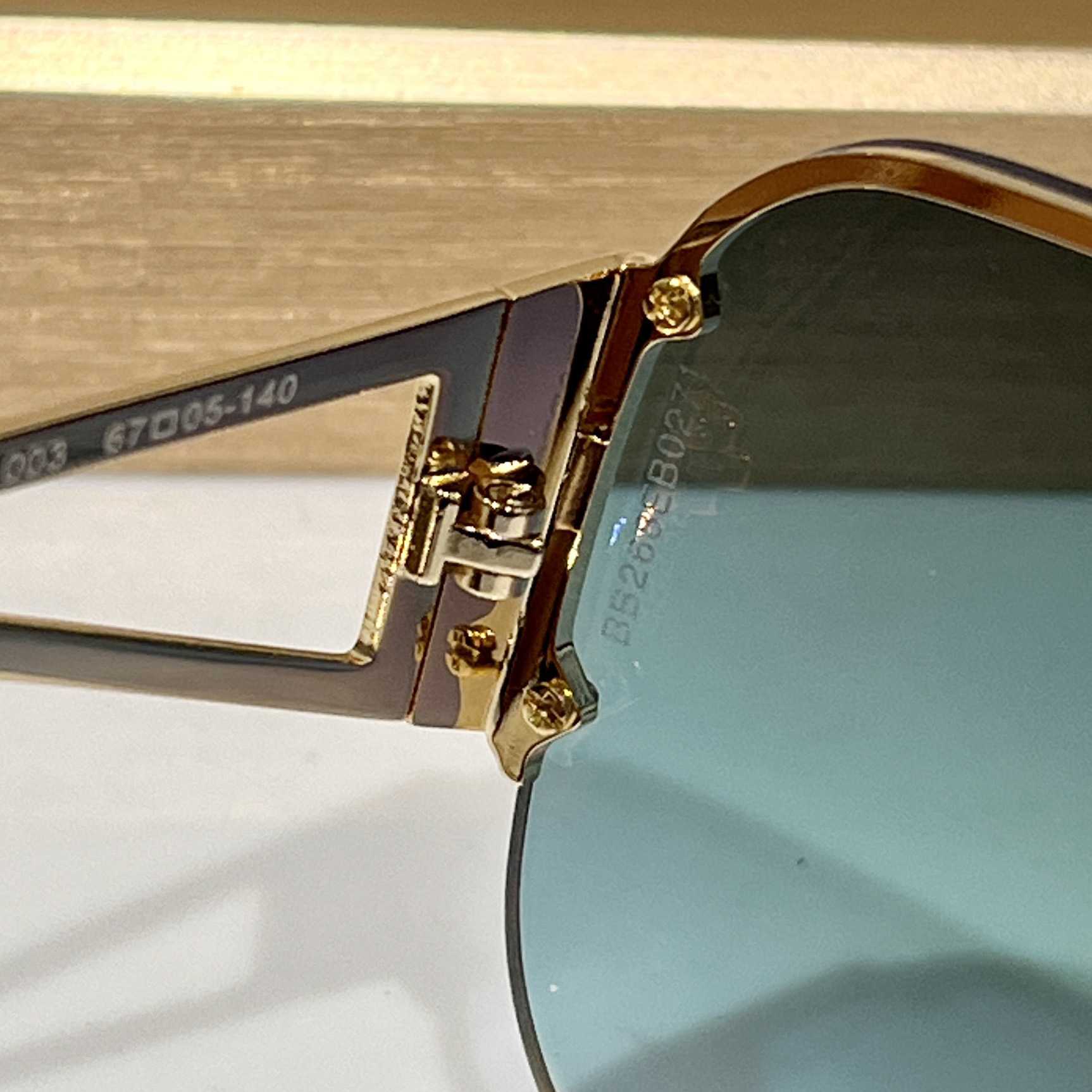 Bottega Veneta BV1065  Sunglasses    - DesignerGu