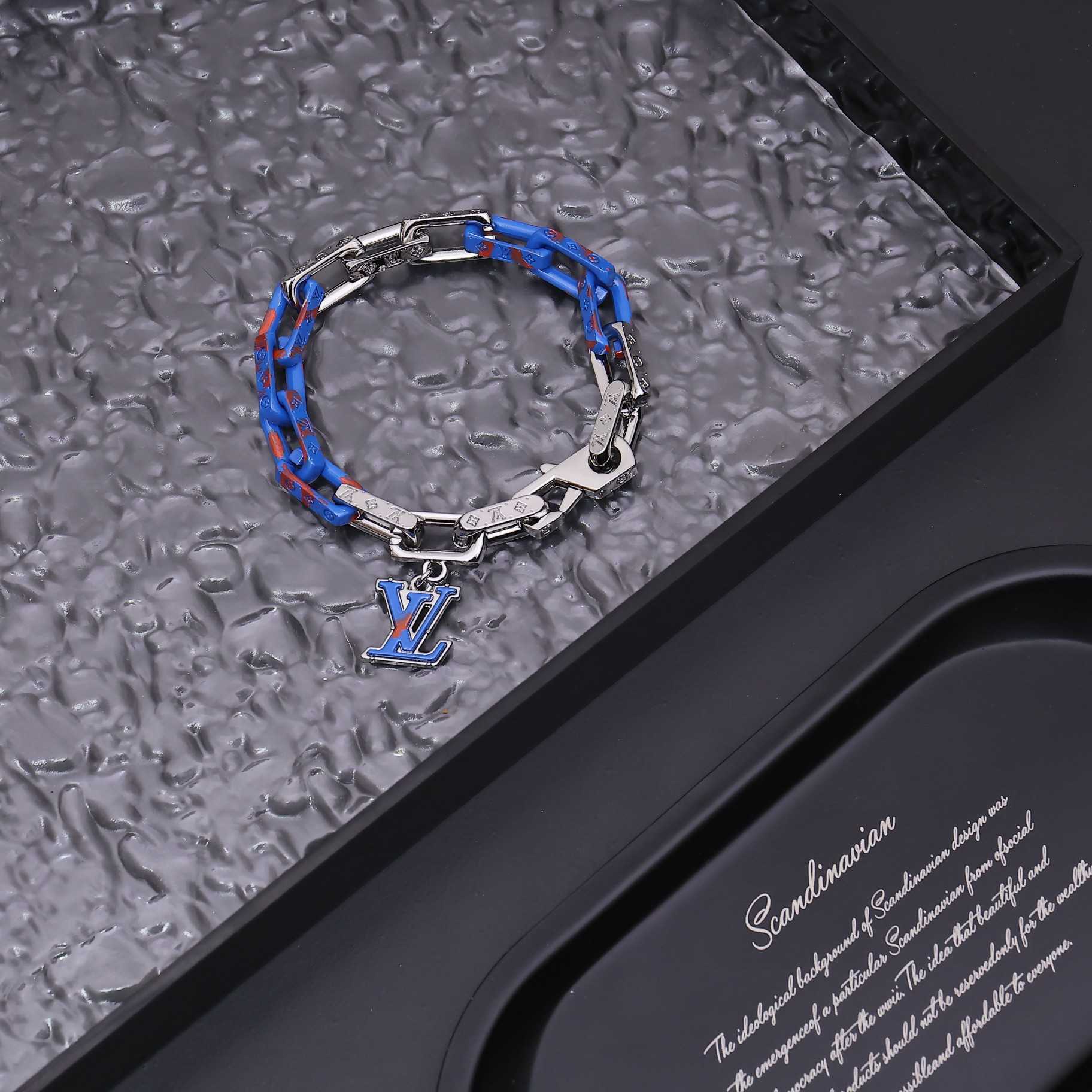 Louis Vuitton Monogram Chain Bracelet  M1229M - DesignerGu