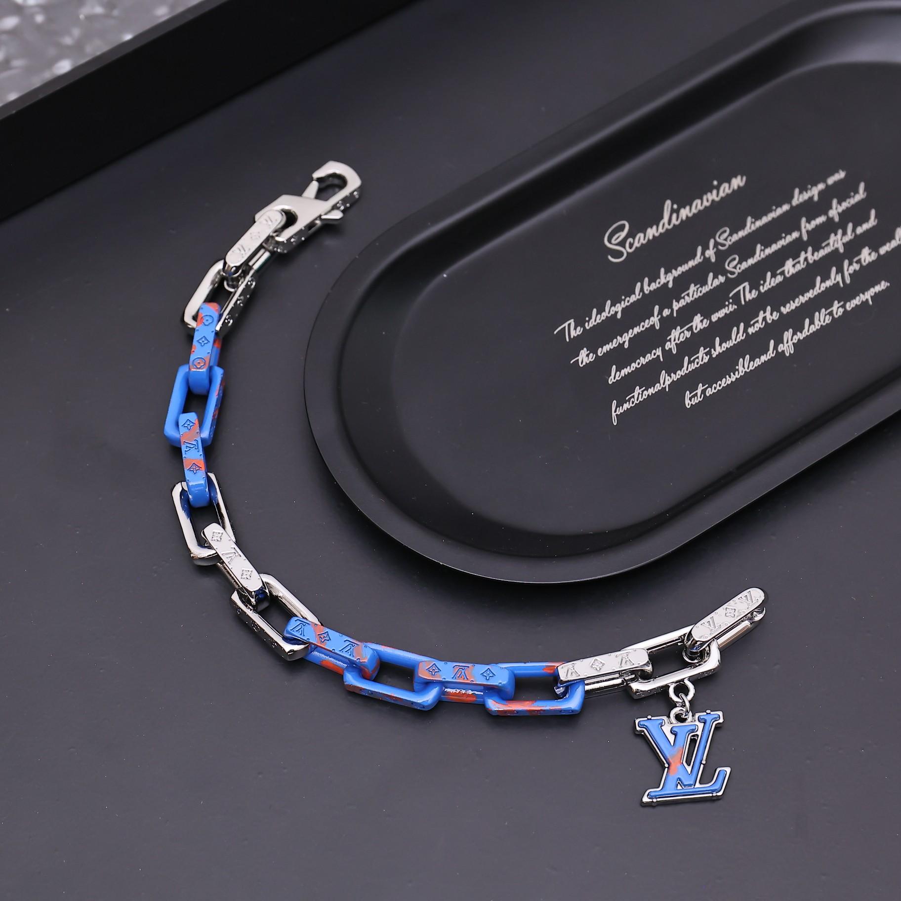 Louis Vuitton Monogram Chain Bracelet  M1229M - DesignerGu