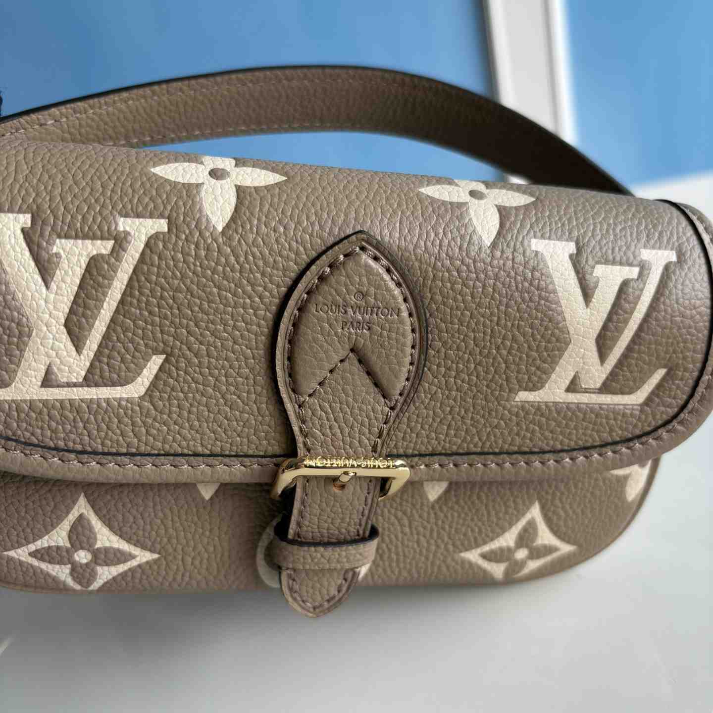 Louis Vuitton Nano Diane   M83300 - DesignerGu