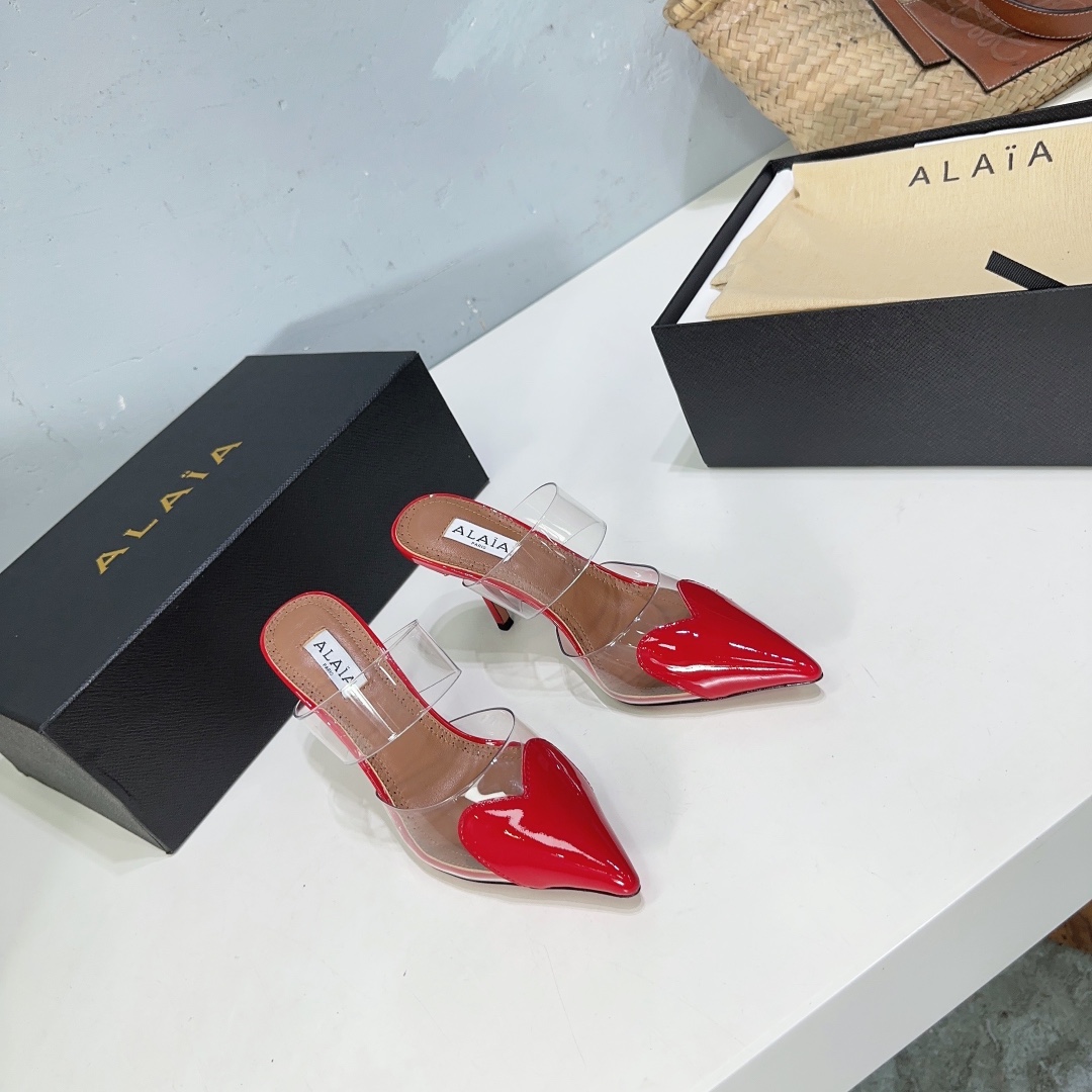 Alaïa Heart Mules in Red  - DesignerGu