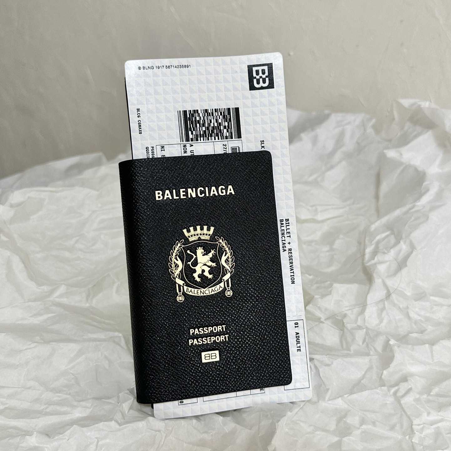 Balenciaga Passport Wallet  (21×12.4×2cm) - DesignerGu