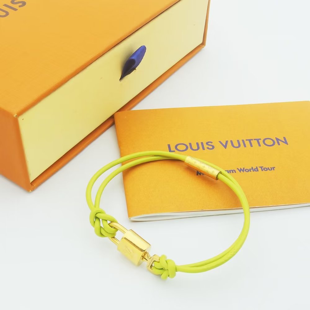 Louis Vuitton LV Padlock Bracelet  M8141E - DesignerGu