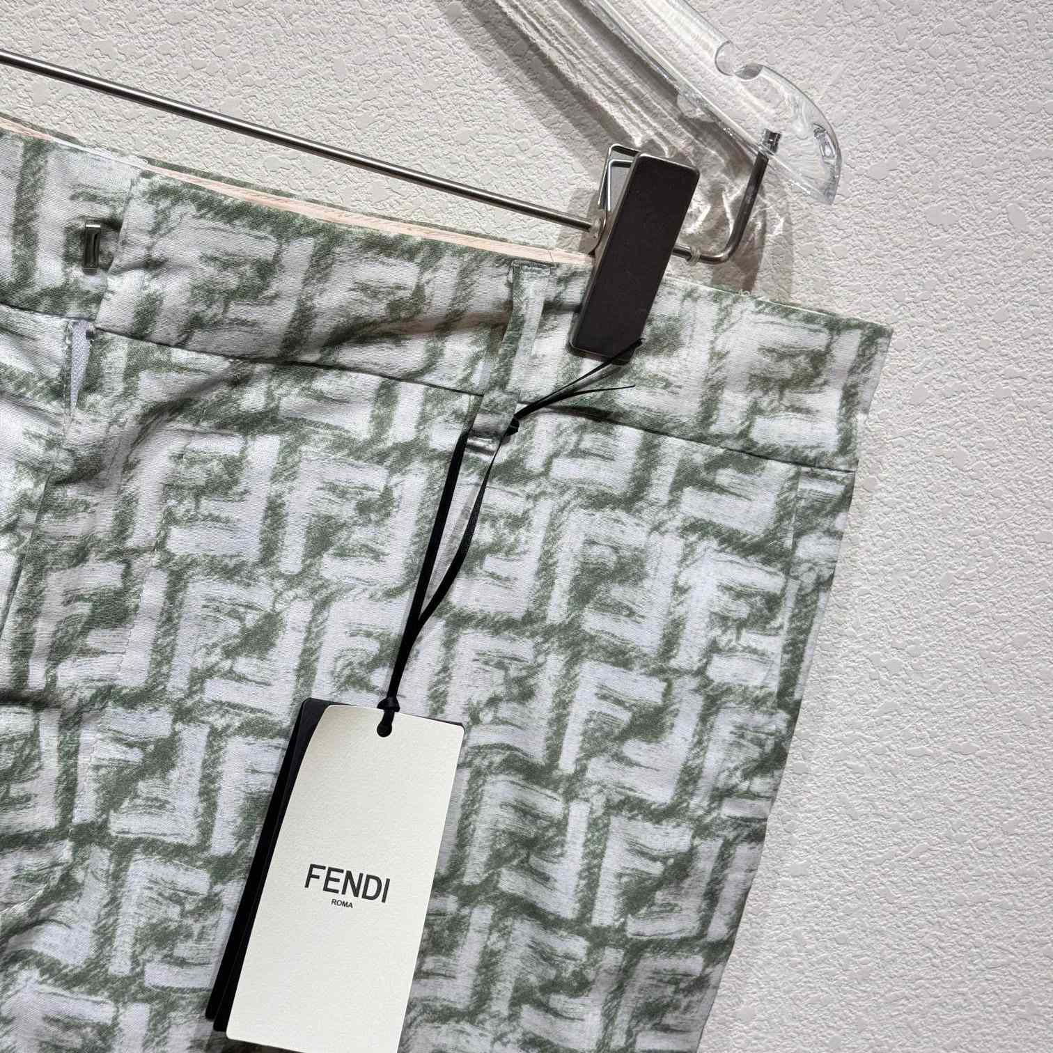 Fendi Short Trousers In Green FF Linen - DesignerGu