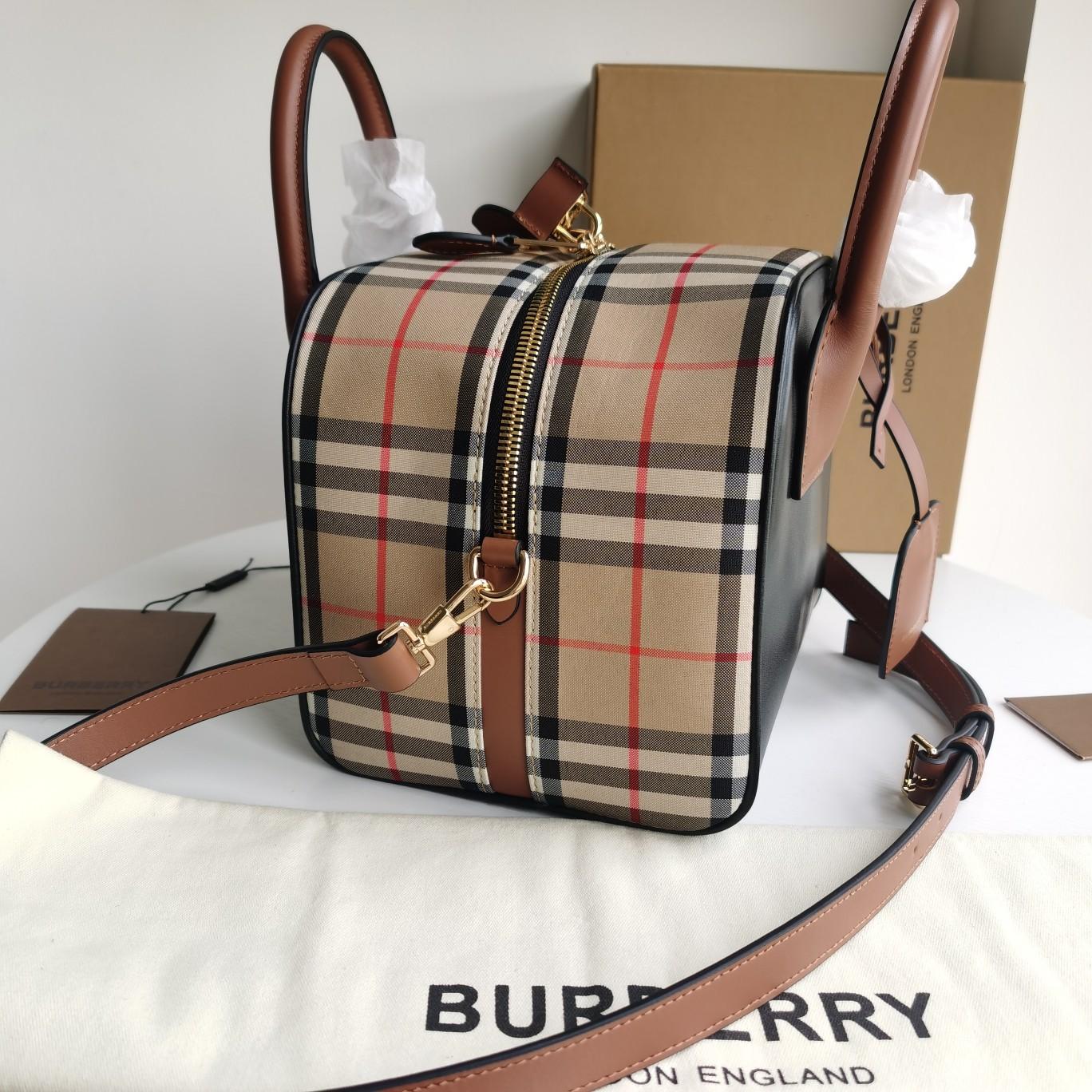 Burberry Cube Bag Leather With Vintage Check   W34 x H21 x D19cm - DesignerGu