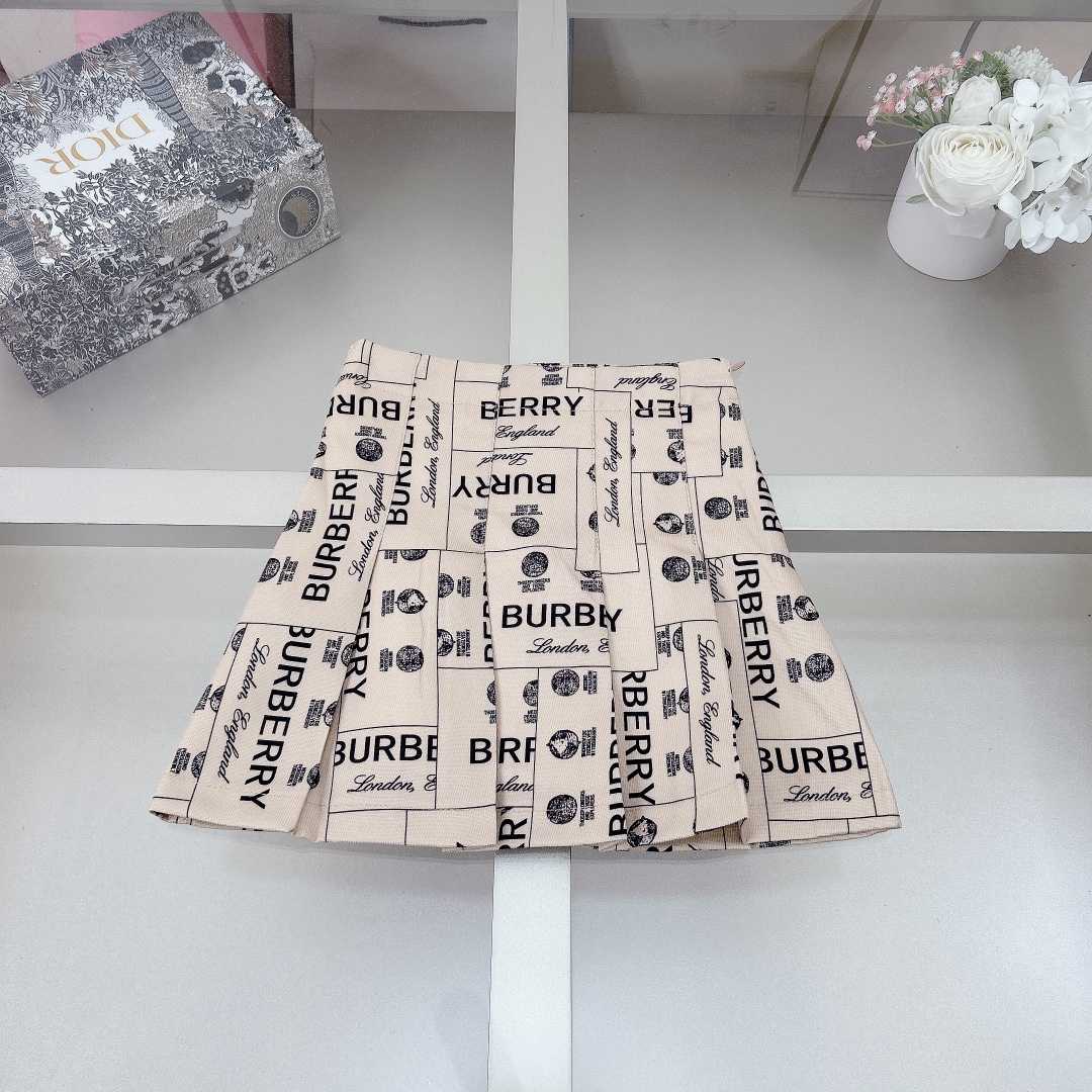 Burberry Kid's Tee & Skirt - DesignerGu