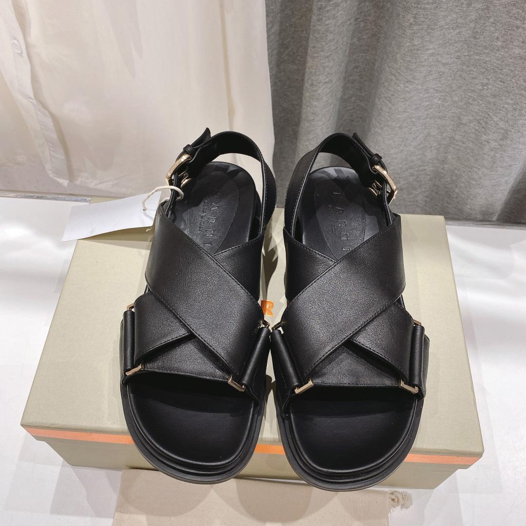 Marni Black Leather Fussbett - DesignerGu