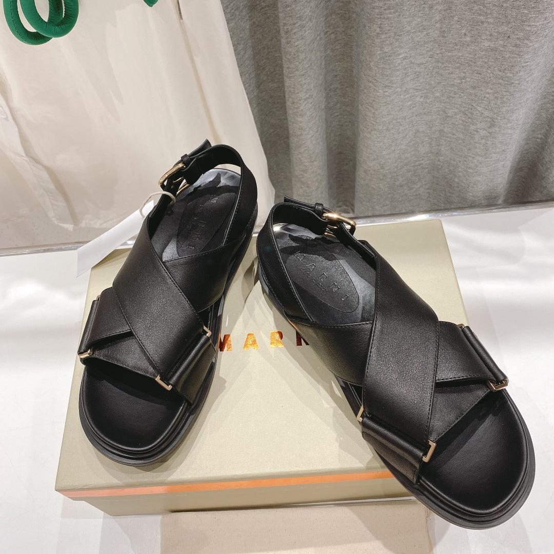 Marni Black Leather Fussbett - DesignerGu