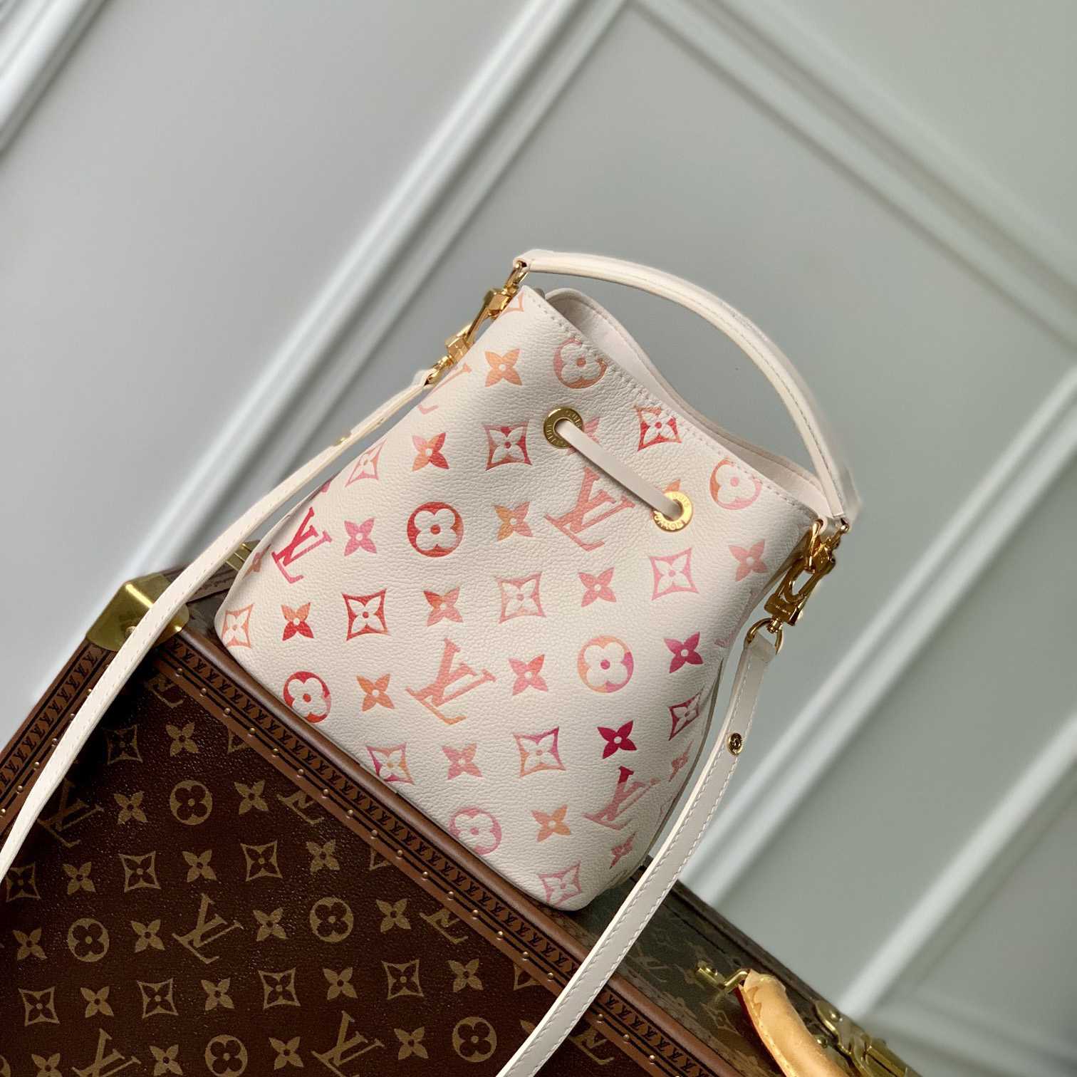 Louis Vuitton Néonoé BB   M24649 - DesignerGu