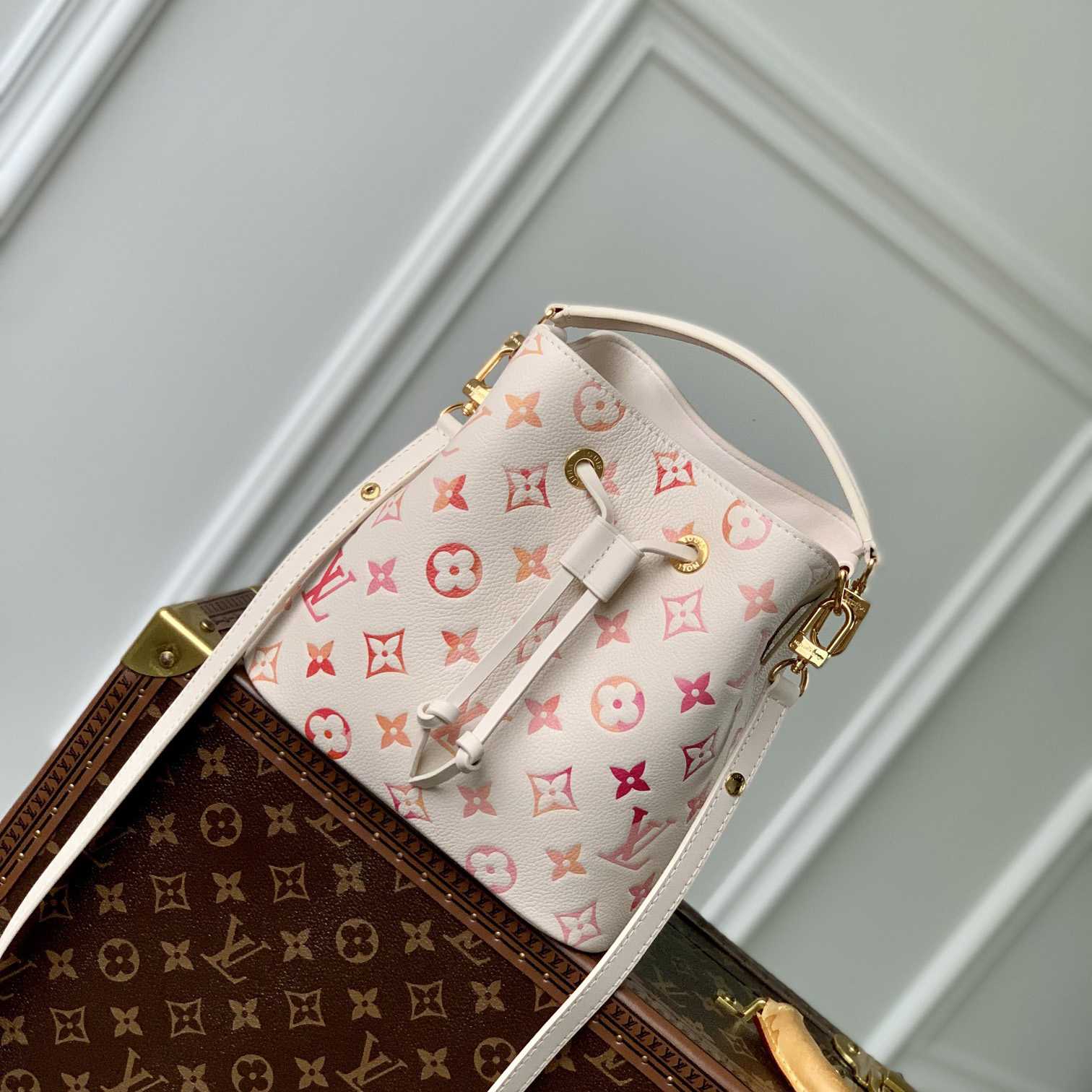 Louis Vuitton Néonoé BB   M24649 - DesignerGu